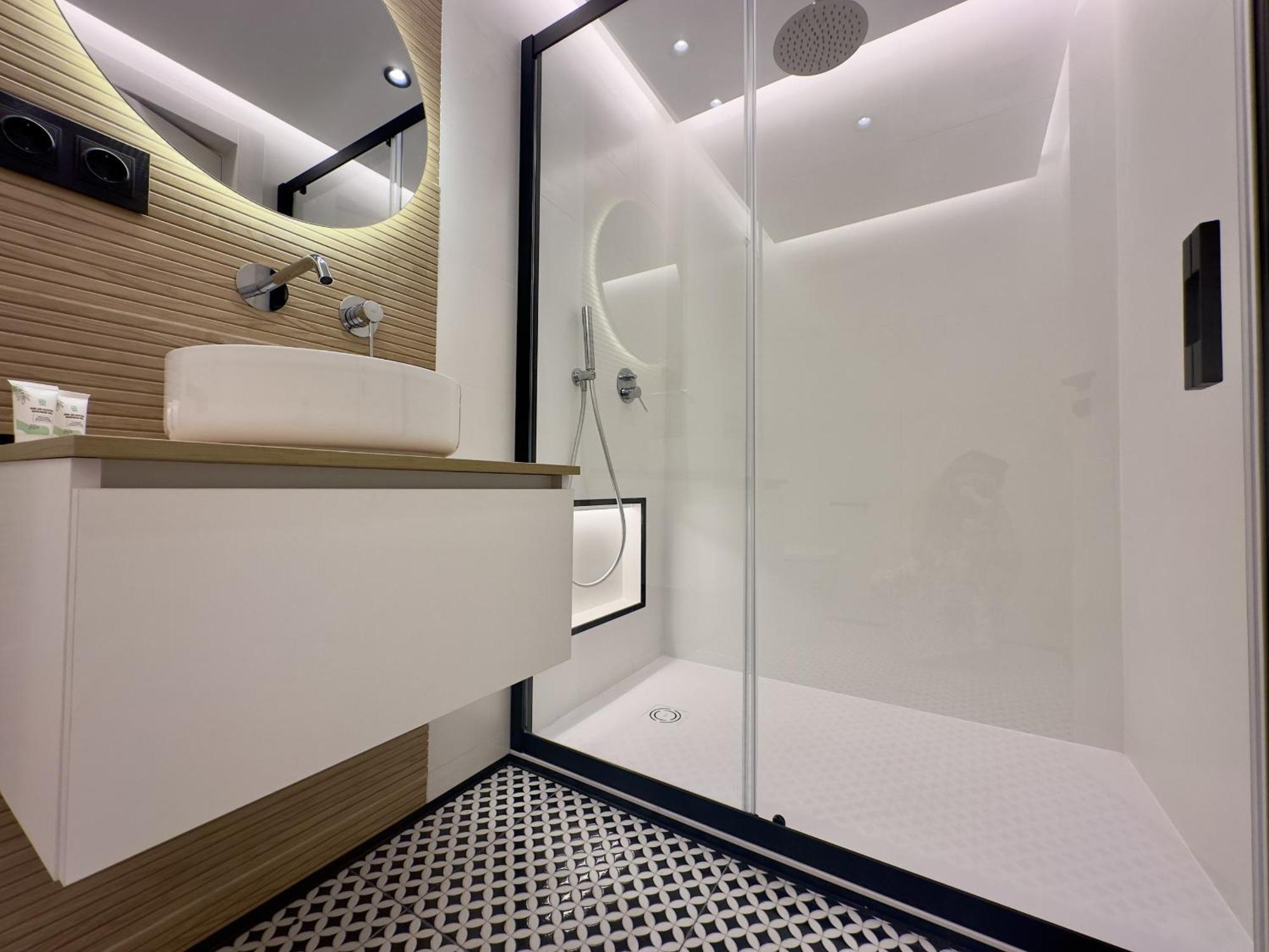 Irreverents Suites Малага Экстерьер фото