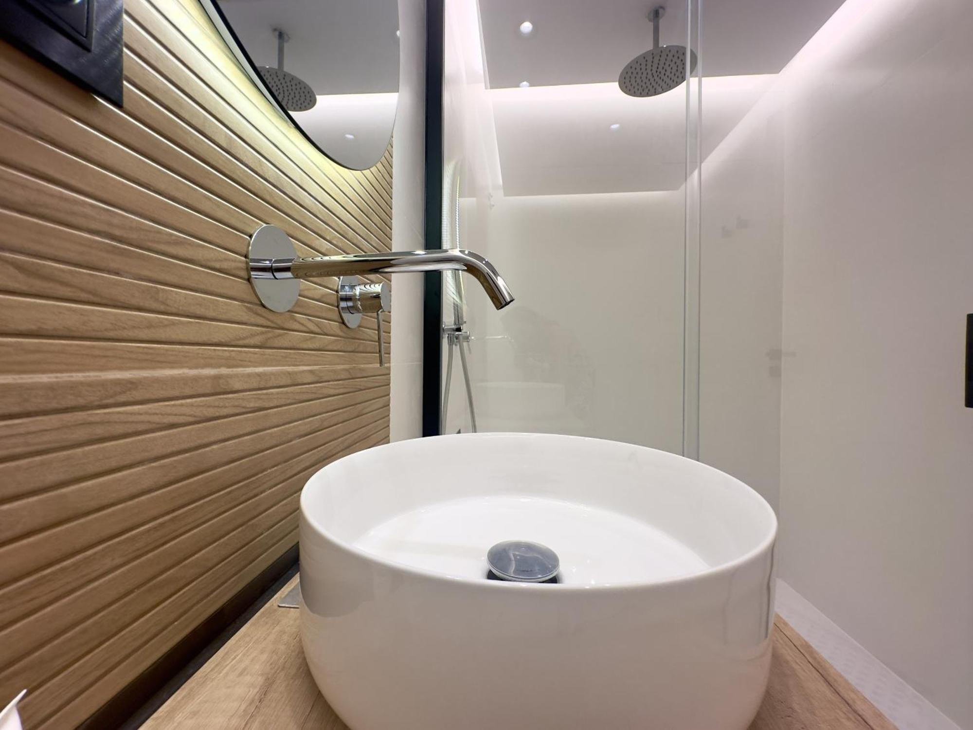 Irreverents Suites Малага Экстерьер фото